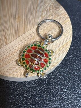 Vintage Bangkok Thailand Turtle Enamel Gold Tone Key Chain Fob Locket Hinged Box